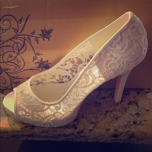 White lace pumps